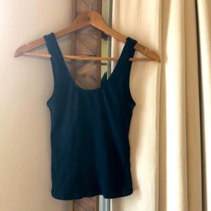 S ribbed navy blue tank top.